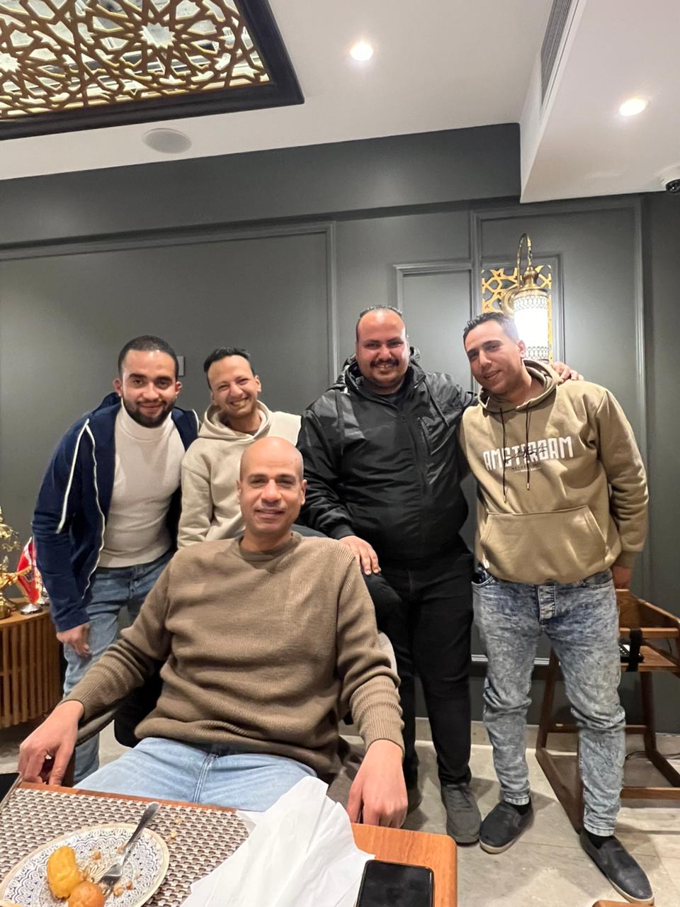 فريق العمل والموظفون